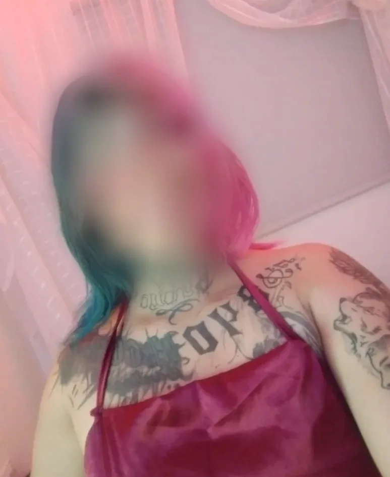 Manuela, 32 anni